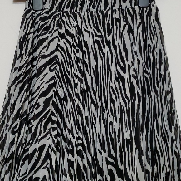 Lucy Paris Pleated Midi Skirt Size XS - Picture 3 of 7